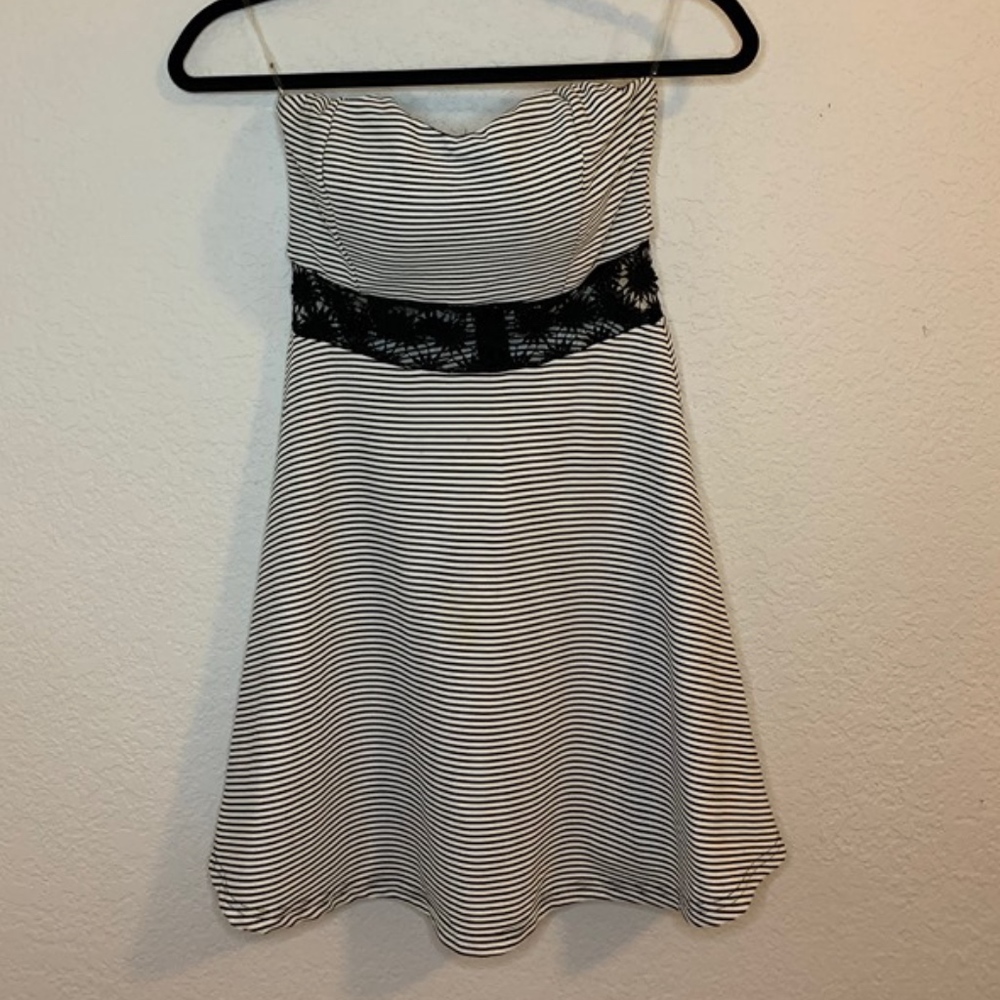 Black and White Striped Strapless Flowy Dress